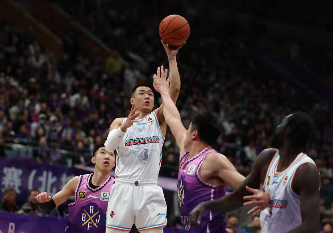 爱游戏体育-今晚尼斯止住颓势：CBA季后赛节点到来，气氛紧张，身体对抗强度拉满的简单介绍