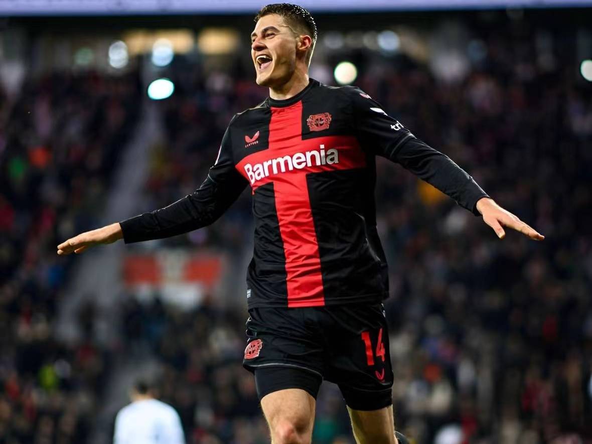 包含转会期体能课后，勒沃库森队长鼓劲备战德甲，管理层满意，年轻球员得到机会的词条